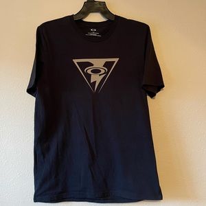 Oakley T-shirt